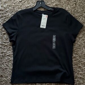 Uniqlo Black Women’s Tee. XL
